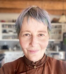 Anne M Klint